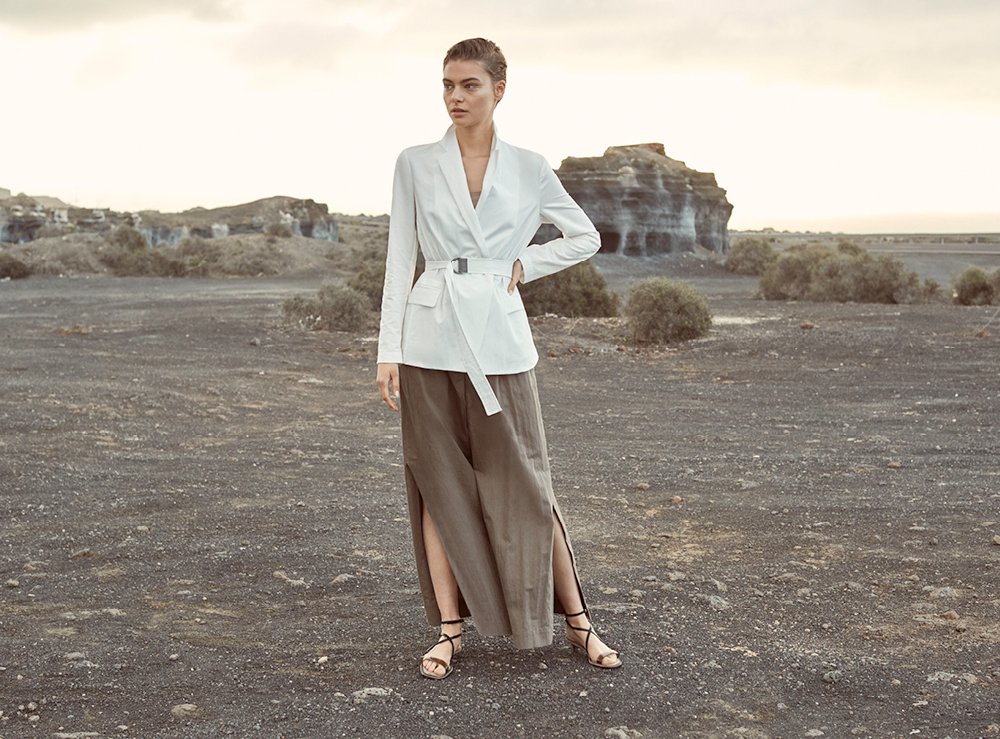 007_BRUNELLO_CUCINELLI_LOOKBOOK_SHOOTING_LANZAROTE_SS2020_FLOATER
