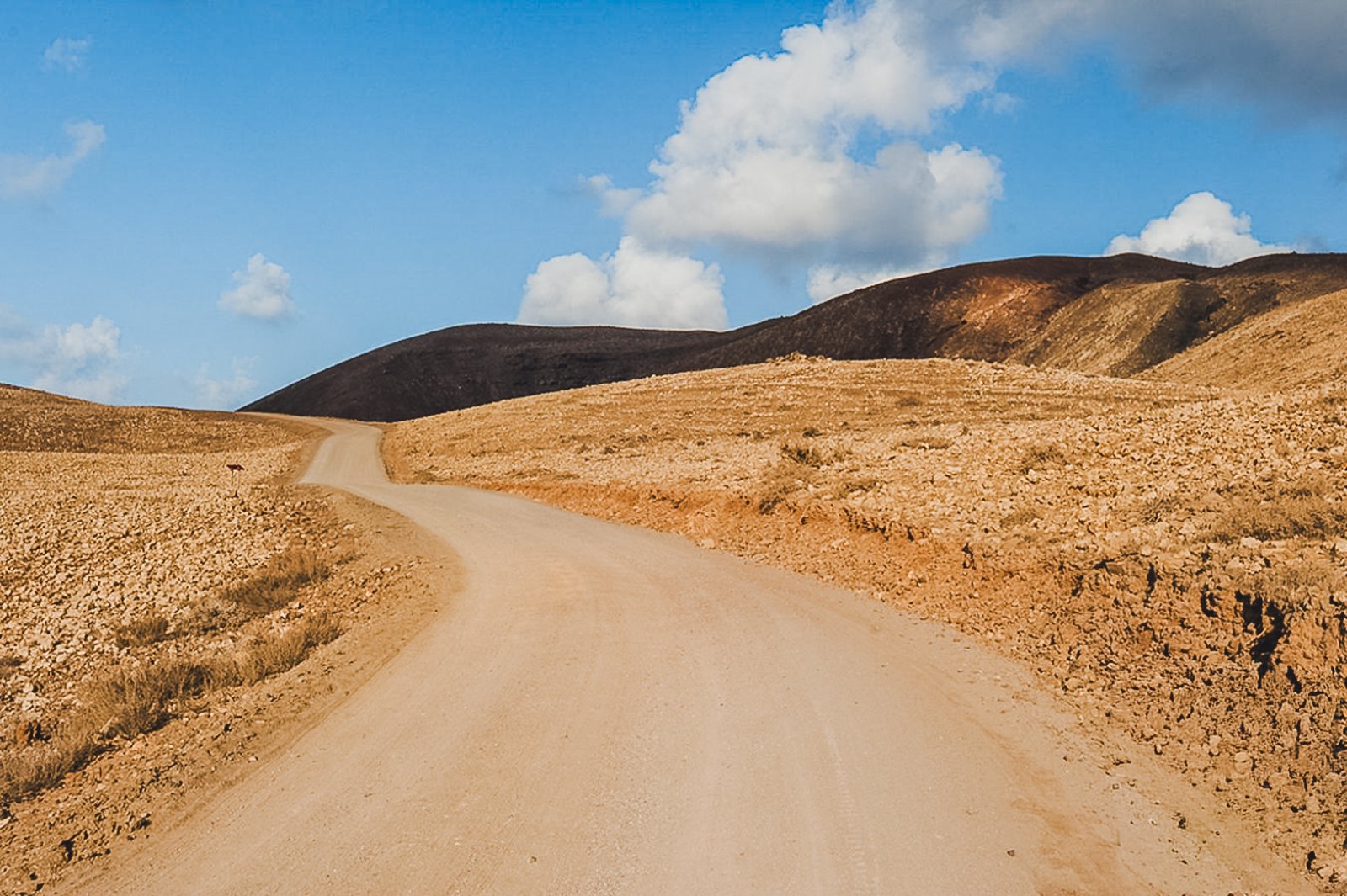 Road passing through the volcanic area.