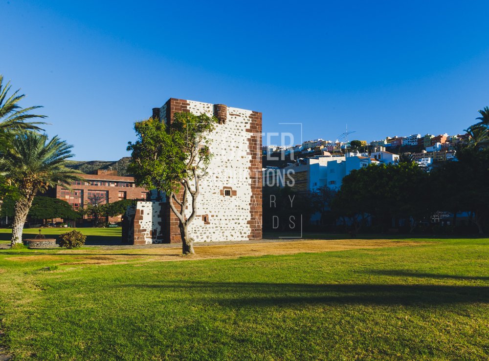 Torre del Conde is situated in a park in the old part of San Sebastian.