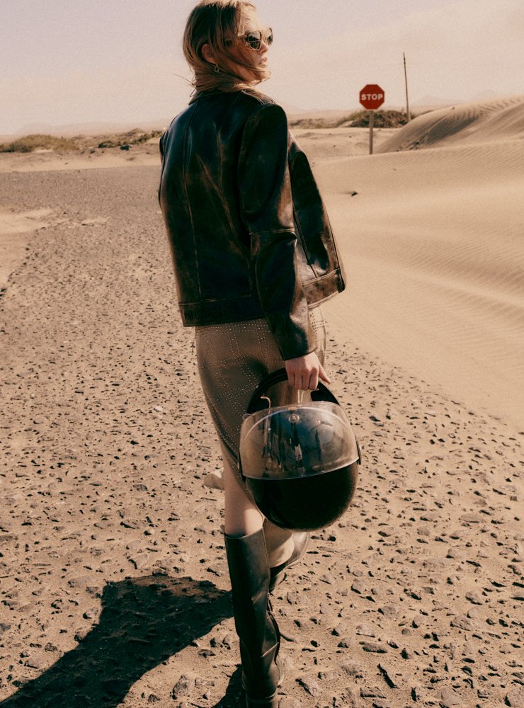 008_PATRIZIA PEPE_SHOOTING_LANZAROTE_FW2025_FLOATER