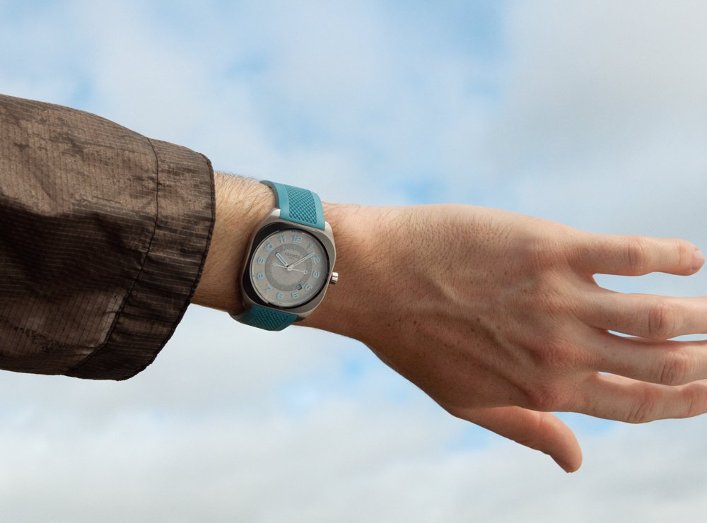 20250804250606_HERMES_LE_TEMPS_SUSPENDU_PART_02_03_0110R_M